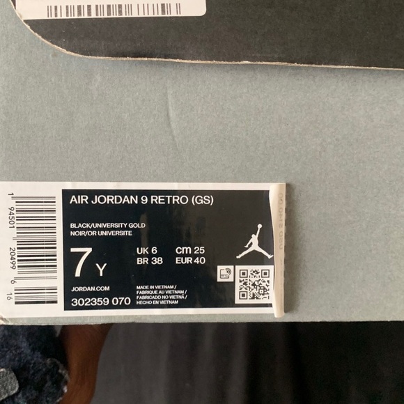 Jordan 9 Retro Dark Charcoal University Gold - Picture 3 of 7